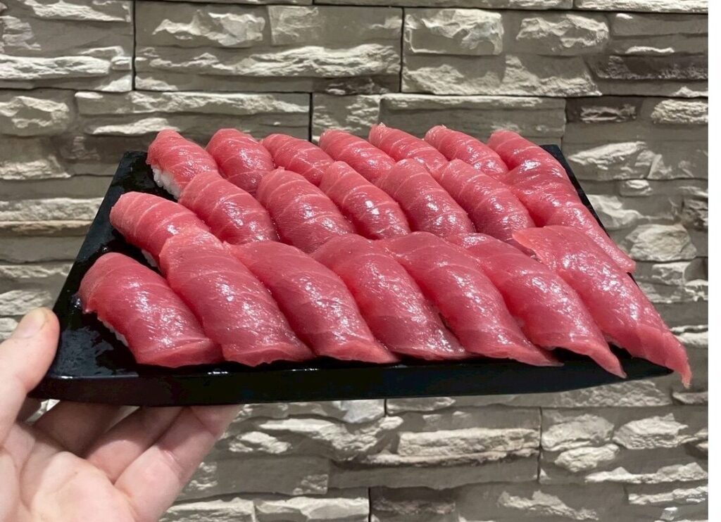 【進化系忘年会】年に一度のビッグイベントに、100kgの本マグロが登場